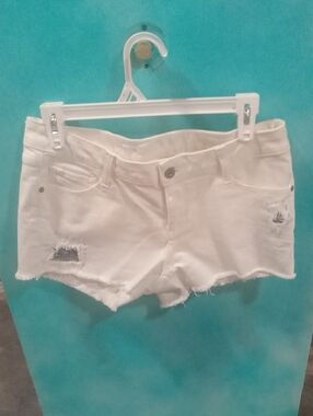 (538) Arizona Jean Company White Distressed Cutoff Jean Shorts